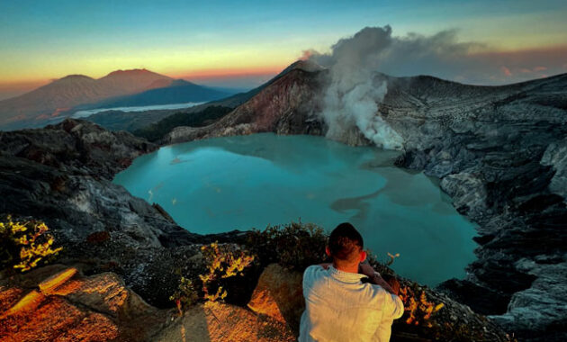 Mount-Ijen-Volcano-East-Java-Indonesia-630x380 Bromo Ijen Tumpak Sewu Tour Package East Java Indonesia